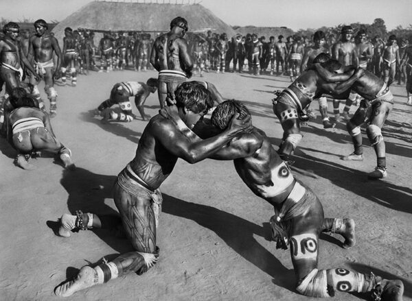 Kuarup festival at a Waurá village: wrestlers in a Huka-huka match. Indigenous territory of Xingu. State of Mato Grosso, 2005